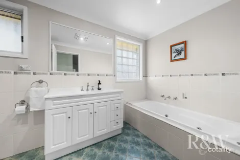Property photo of 20 Koala Avenue Ingleburn NSW 2565