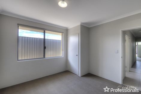 Property photo of 15 Cassowary Chase Wandi WA 6167