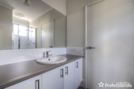 Property photo of 15 Cassowary Chase Wandi WA 6167