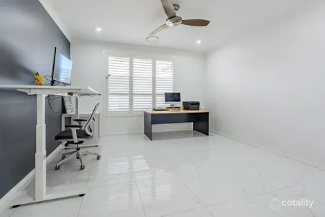 Property photo of 2 Carcoola Way Jordan Springs NSW 2747