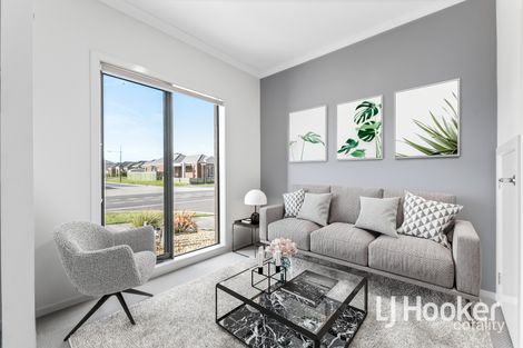 Property photo of 10 Park Orchard Drive Pakenham VIC 3810