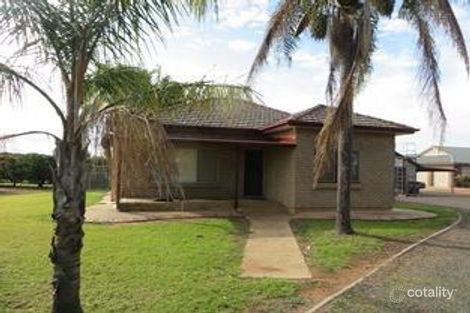 13 Overs Rd, Griffith, NSW 2680