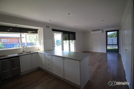 Property photo of 10 Penrith Crescent Bundoora VIC 3083