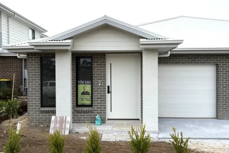 Property photo of 38 Bonneville Boulevard Goulburn NSW 2580