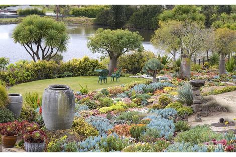 1 The Lough Ct, Narre Warren North, VIC 3804