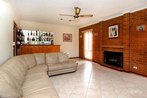 Property photo of 4 Hulme Court Hillside VIC 3037