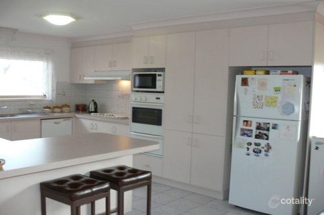 Property photo of 10 Wattle Bird Way Langwarrin VIC 3910