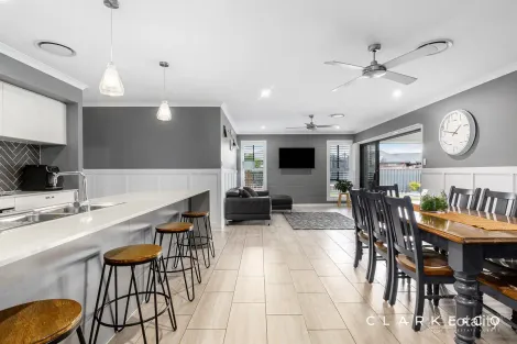 Property photo of 8 Lois Close Heddon Greta NSW 2321