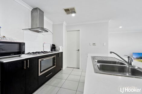 Property photo of 32 Somerford Promenade Wellard WA 6170