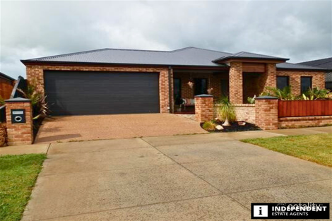 116 Sandalwood Dr, Pakenham, VIC 3810