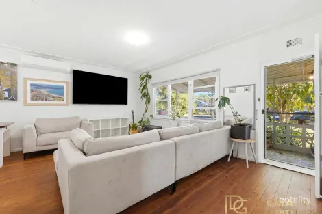 Property photo of 52 Camellia Circle Woy Woy NSW 2256