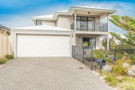 106 Bancoura Pkwy, Secret Harbour, WA 6173