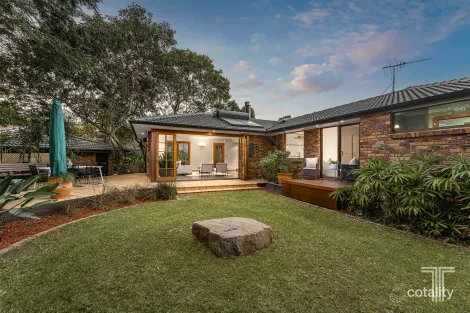 10 Meadowbank St, Carindale, QLD 4152