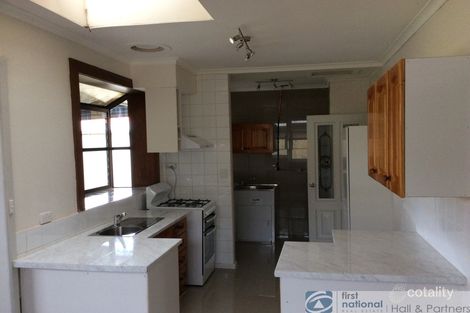 Property photo of 4 Eve Court Springvale VIC 3171