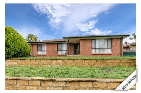 8 Whitfeld St, Monash, ACT 2904