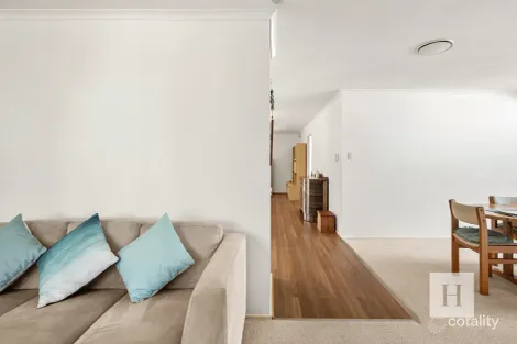 Property photo of 3 Kalimna Close Lake Haven NSW 2263
