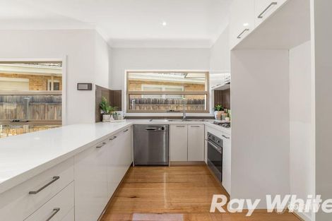 Property photo of 8 Dunstan Street Macleod VIC 3085