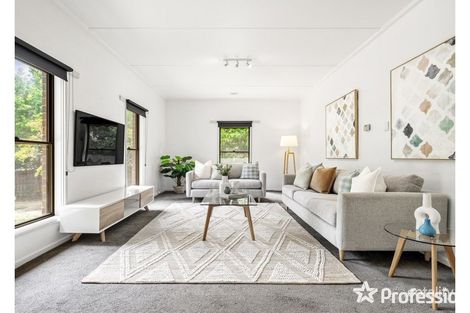 Property photo of 10 Acorn Grove Mooroolbark VIC 3138