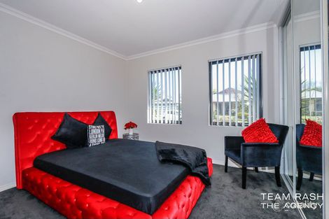 Property photo of 1/15 Shelduck Crescent Bennett Springs WA 6063
