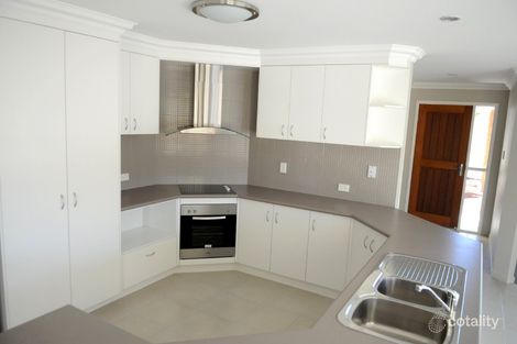 Property photo of 19 Grasstree Crescent Kirkwood QLD 4680