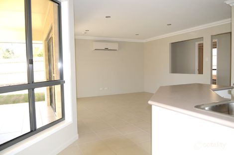 Property photo of 19 Grasstree Crescent Kirkwood QLD 4680