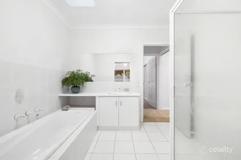 Property photo of 2/22 Palmerston Grove Oakleigh VIC 3166