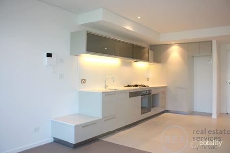 Property photo of 702/1 Point Park Crescent Docklands VIC 3008
