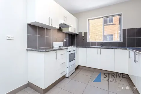 11/8 Drummond St, Warwick Farm, NSW 2170