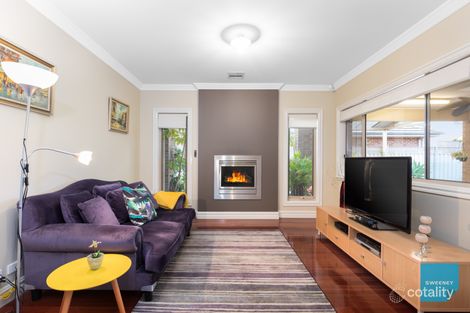Property photo of 10 Glenmaggie Chase Caroline Springs VIC 3023