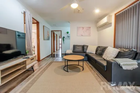 Property photo of 5 Telopea Crescent Lake Albert NSW 2650