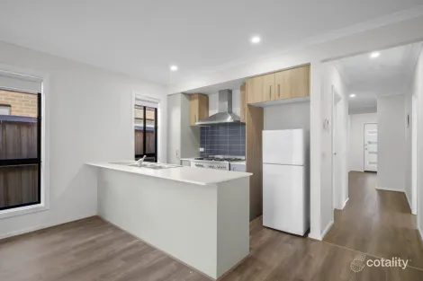 Property photo of 11 Riveting Road Wyndham Vale VIC 3024