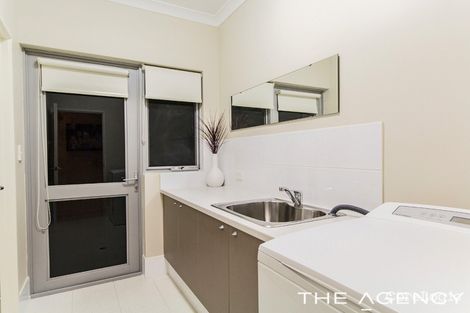 Property photo of 21 Drummonds Approach Secret Harbour WA 6173