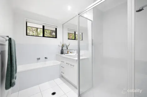 Property photo of 4 Middle Park Street Little Mountain QLD 4551