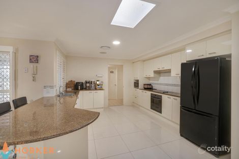 Property photo of 11 Riveroak Drive Mardi NSW 2259