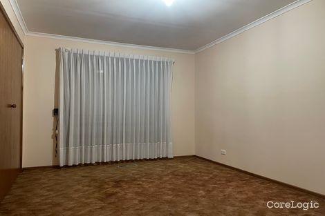 Property photo of 18 McLaughlin Crescent Mill Park VIC 3082