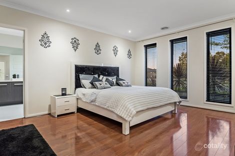 Property photo of 39 Brickwood Circuit Craigieburn VIC 3064
