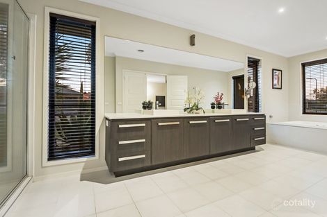 Property photo of 39 Brickwood Circuit Craigieburn VIC 3064