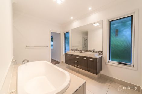 Property photo of 22 Nelson Place Carindale QLD 4152