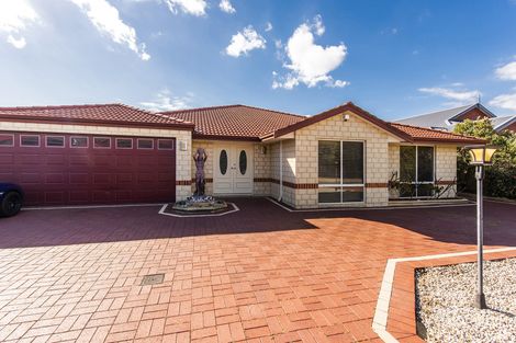 Property photo of 21 Sandmartin Drive Southern River WA 6110