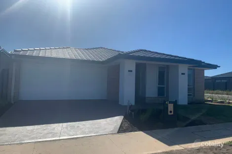 42 Mckinley Dr, Truganina, VIC 3029