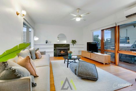 Property photo of 18 Woodlands Grove Frankston VIC 3199