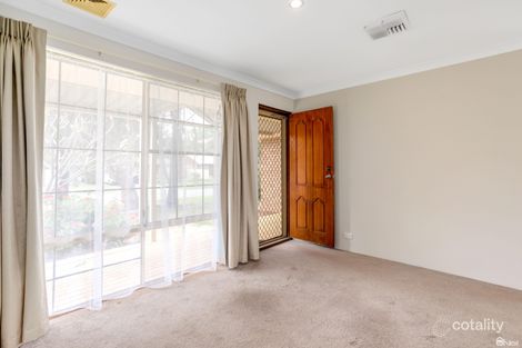 Property photo of 24 Guinivere Way Camillo WA 6111