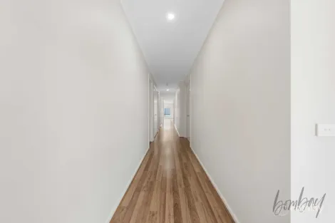 Property photo of 14 Shale Way Wollert VIC 3750