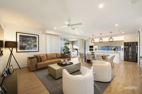 Property photo of 2/5 Merrimac Boulevard Broadbeach Waters QLD 4218
