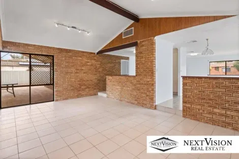 Property photo of 28 Dotterel Way Yangebup WA 6164