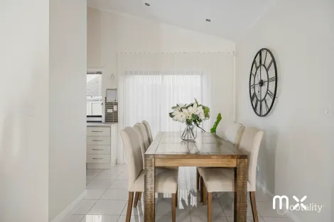 Property photo of 1/127 Shearwater Drive Lake Heights NSW 2502