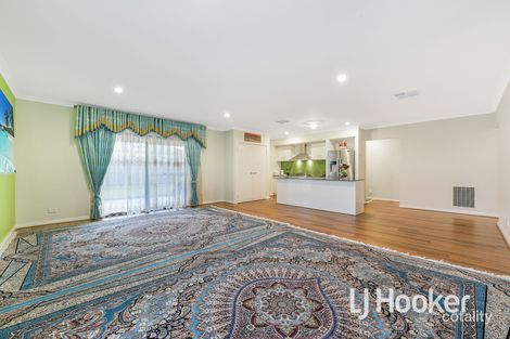 Property photo of 1 Lucknow Street Cranbourne West VIC 3977
