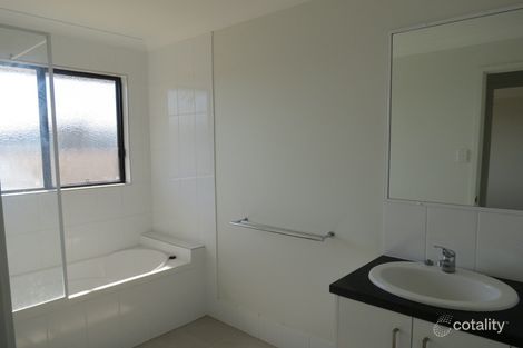 1 Newman Dr, Emerald, QLD 4720