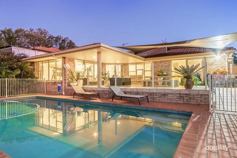 Property photo of 3 Clipper Boulevard Clear Island Waters QLD 4226