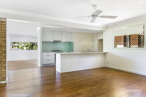 Property photo of 1 Valley View Road Wyoming NSW 2250